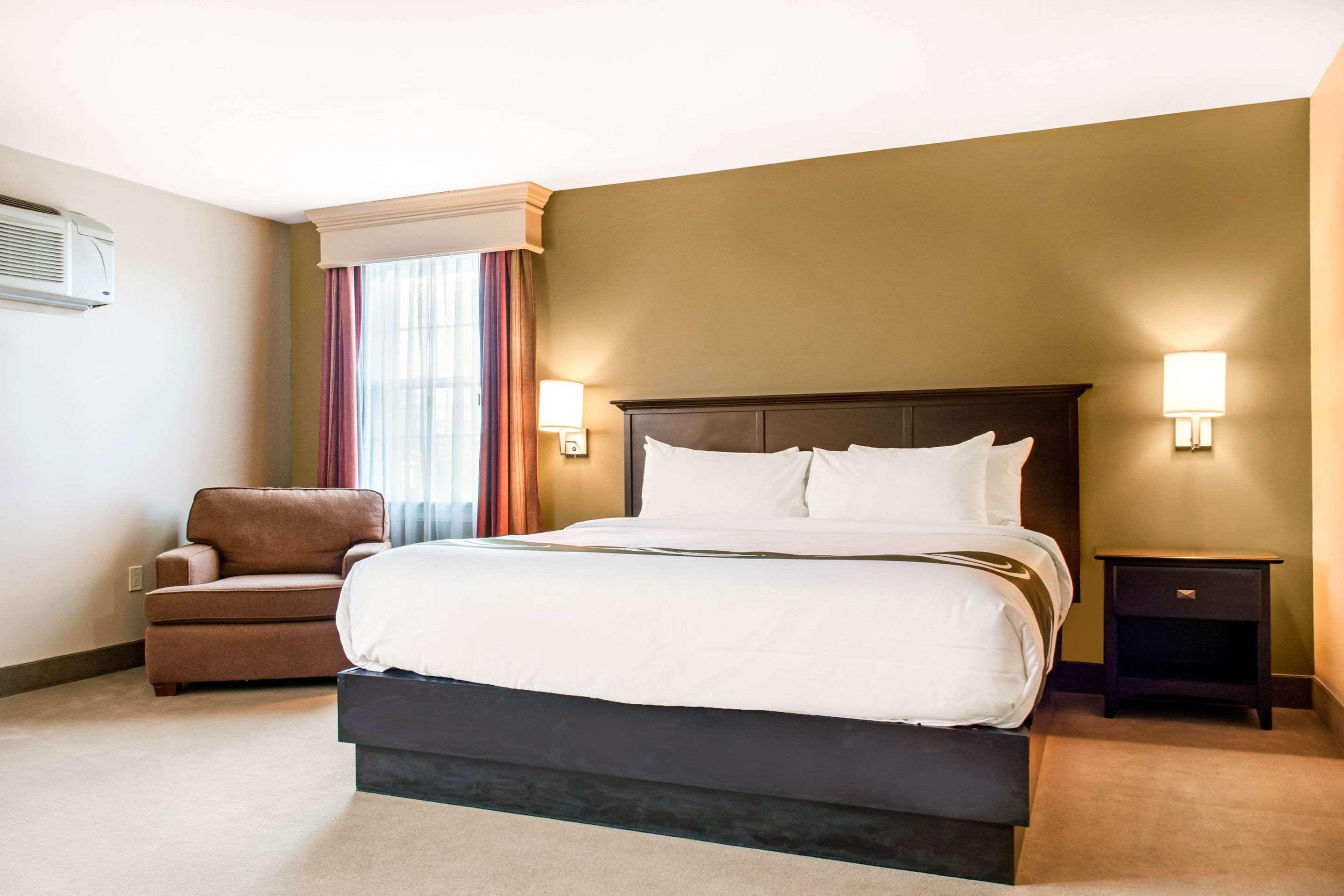 Quality Inn & Suites Quispamsis Rothesay Екстер'єр фото