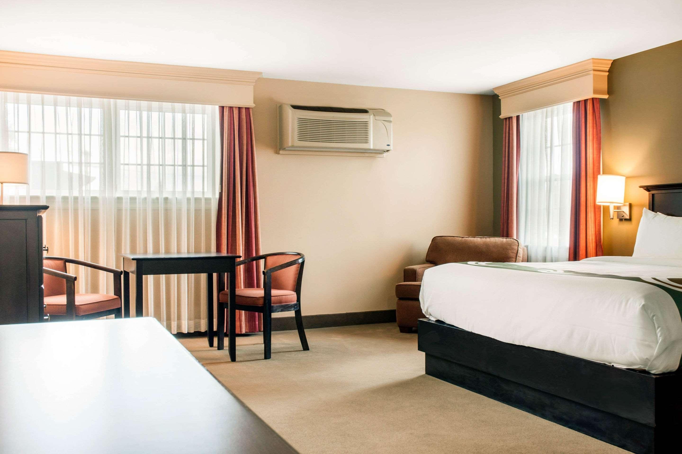 Quality Inn & Suites Quispamsis Rothesay Екстер'єр фото