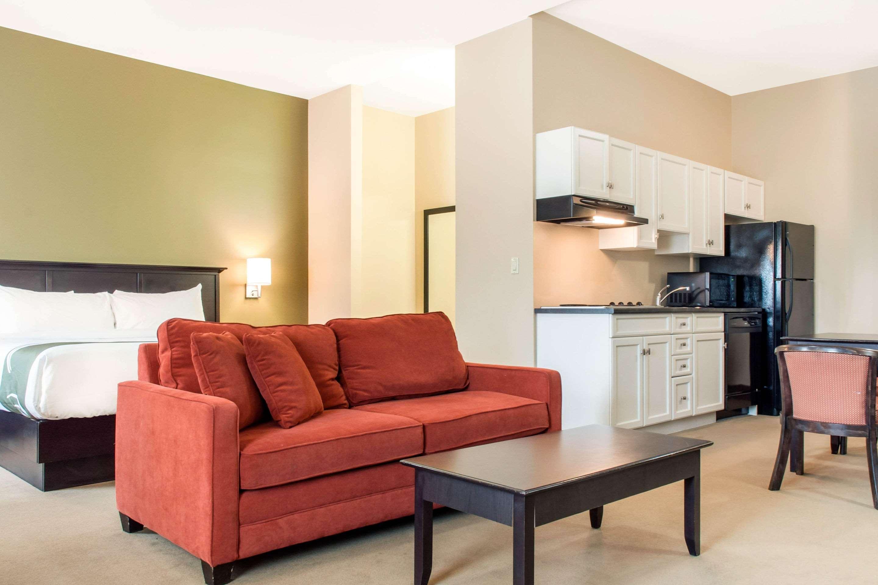 Quality Inn & Suites Quispamsis Rothesay Екстер'єр фото