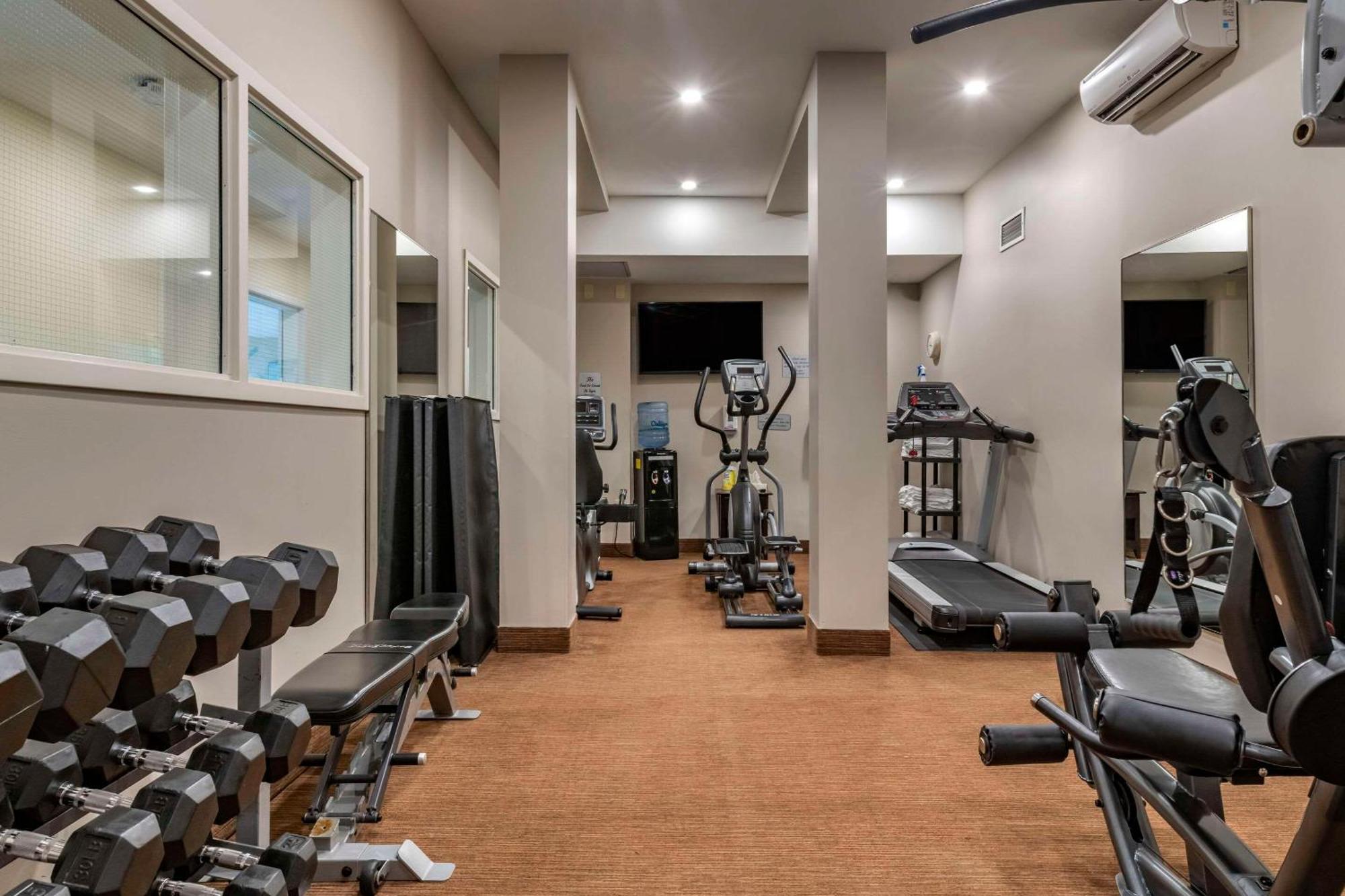 Quality Inn & Suites Quispamsis Rothesay Екстер'єр фото