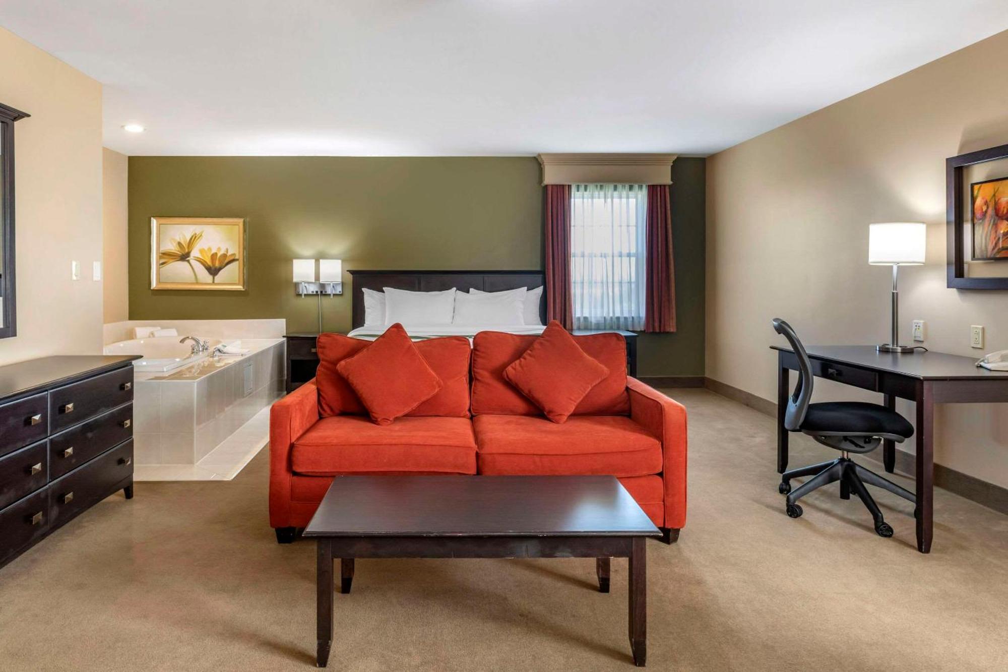 Quality Inn & Suites Quispamsis Rothesay Екстер'єр фото