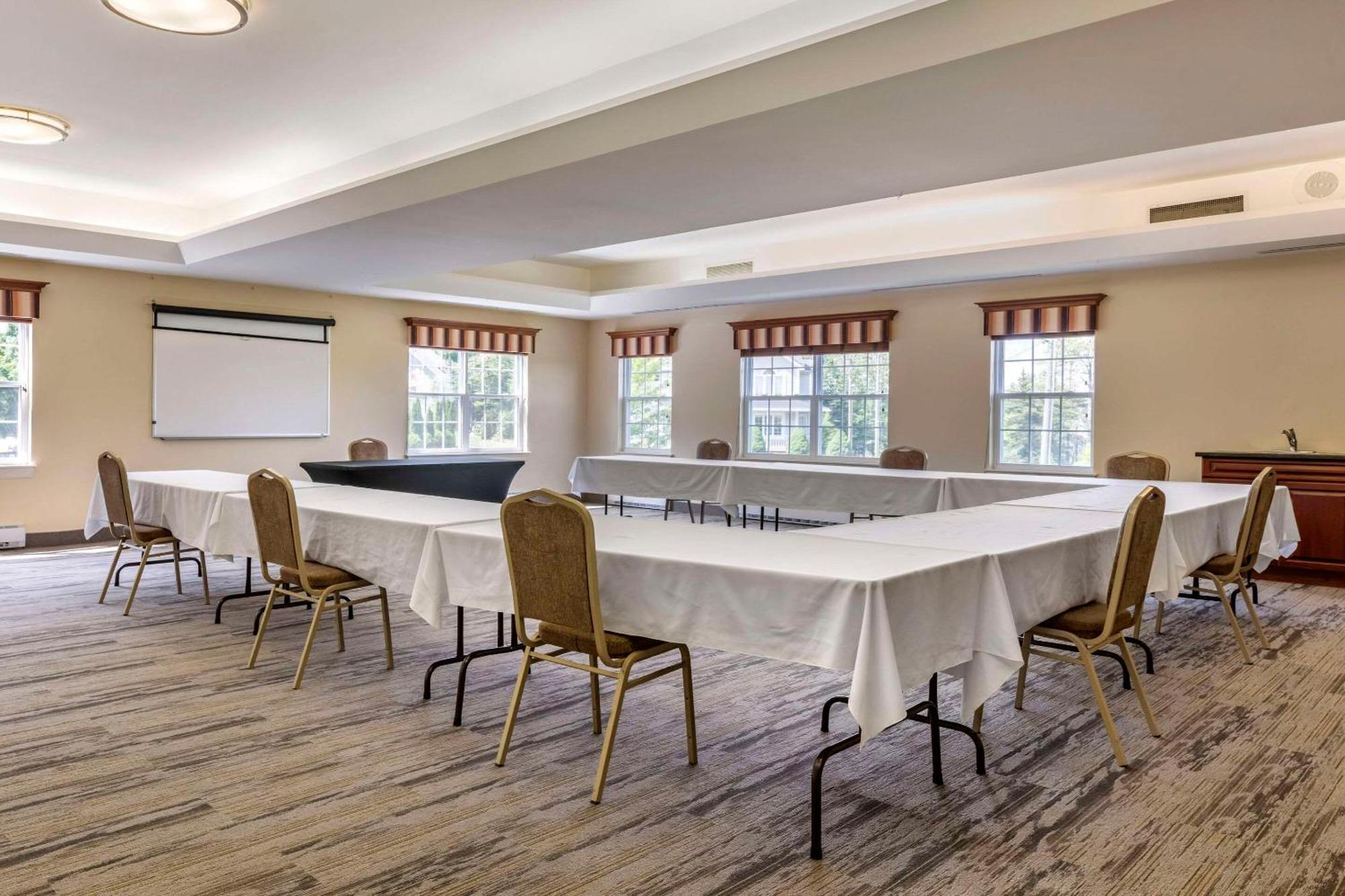 Quality Inn & Suites Quispamsis Rothesay Екстер'єр фото